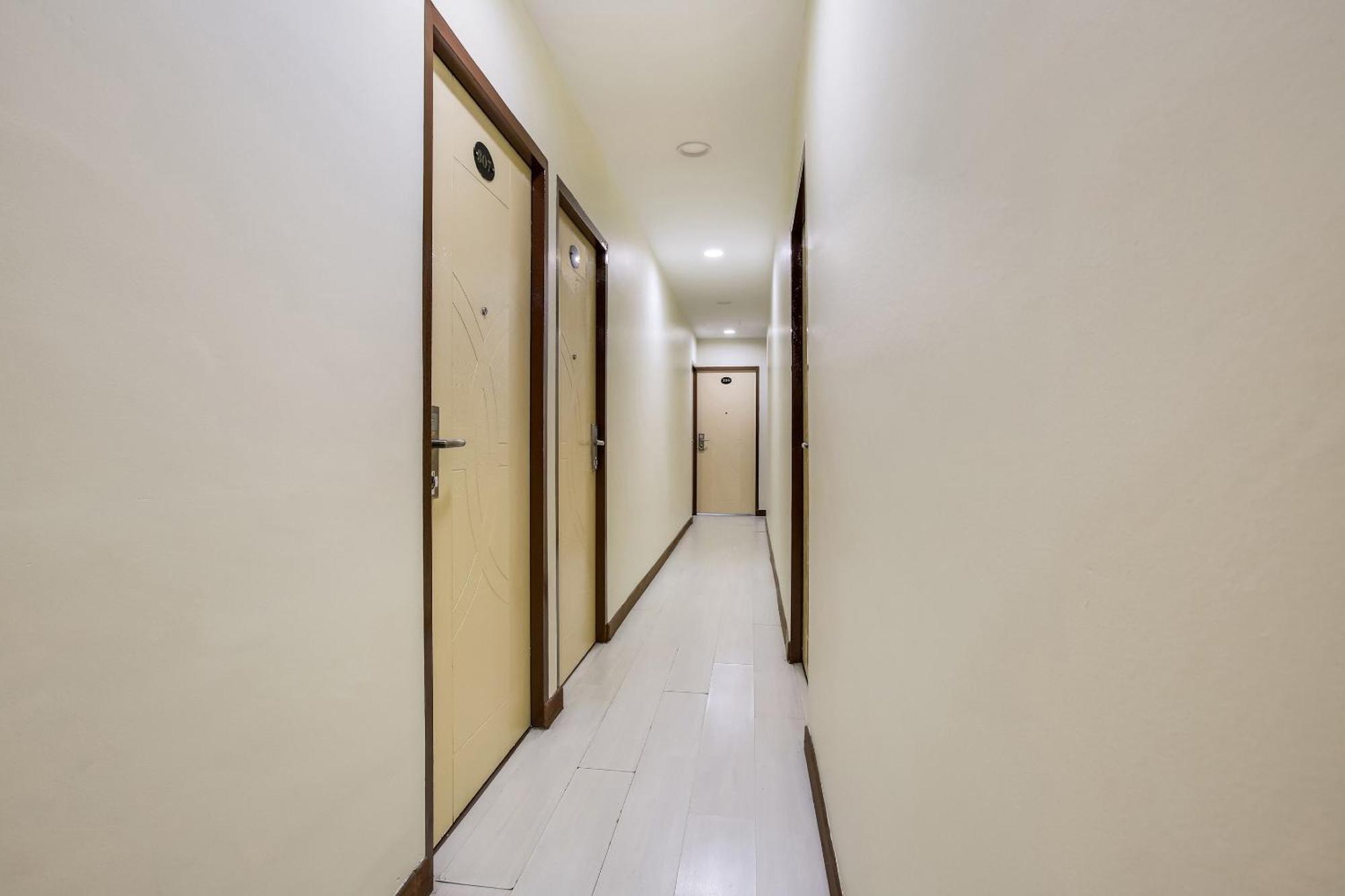 Oyo 90282 Hotel Taj Inn, Seksyen 7 Shah Alam Exterior photo